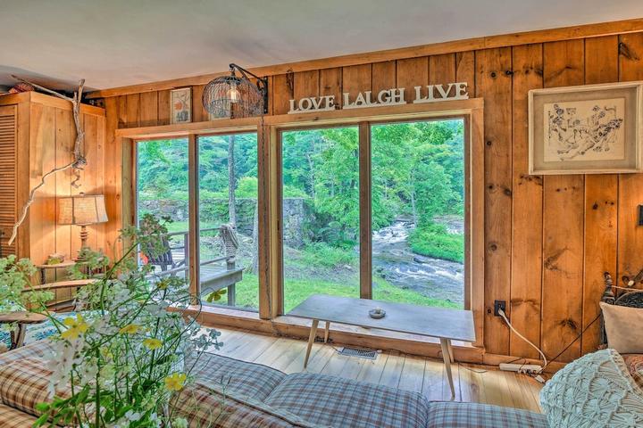Pet Friendly The Mill River Cabin