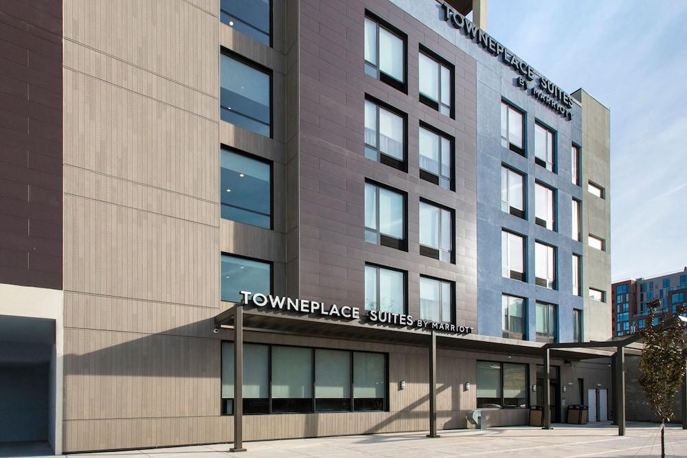 Pet Friendly TownePlace Suites by Marriott New York Brooklyn