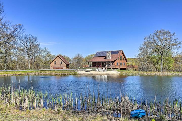 Pet Friendly Luxury 4BR Villa With Swimming Pond