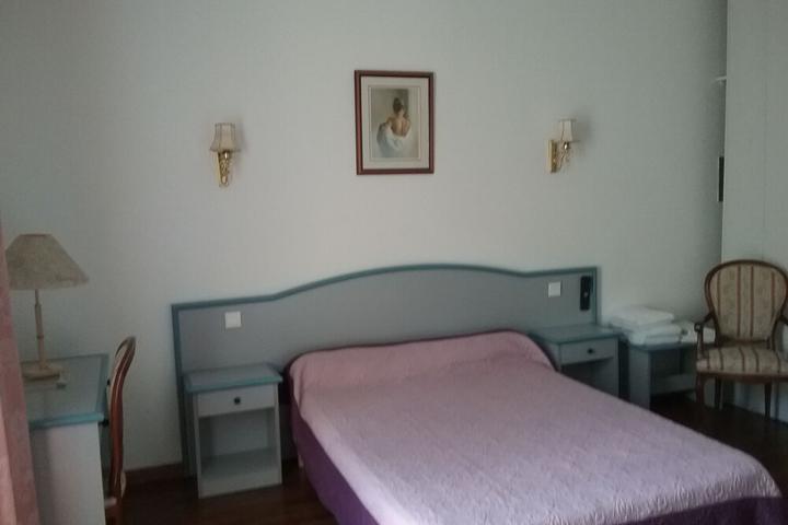 Pet Friendly Furnished Room with Kitchenette & Pool