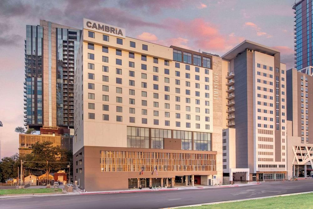 Pet Friendly Cambria Hotel Austin Downtown