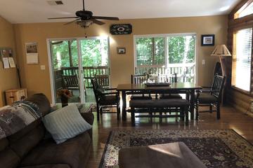Pet Friendly Your Mountain Home Peaceful Family Getaway