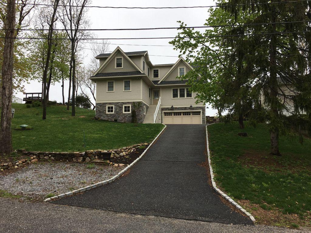 Pet Friendly Waterfront 3/3 House in Wading River
