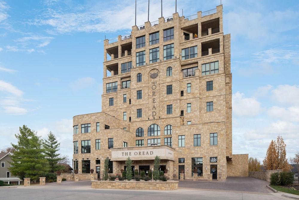 Pet Friendly The Oread Lawrence, Tapestry Collection by Hilton