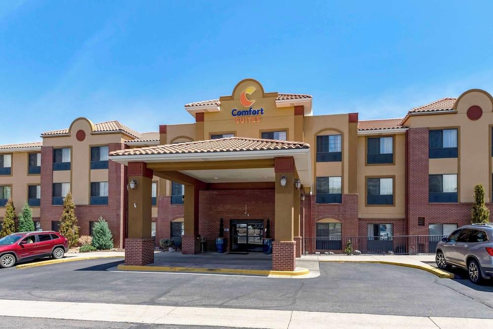 Pet Friendly Comfort Suites Lakewood - Denver