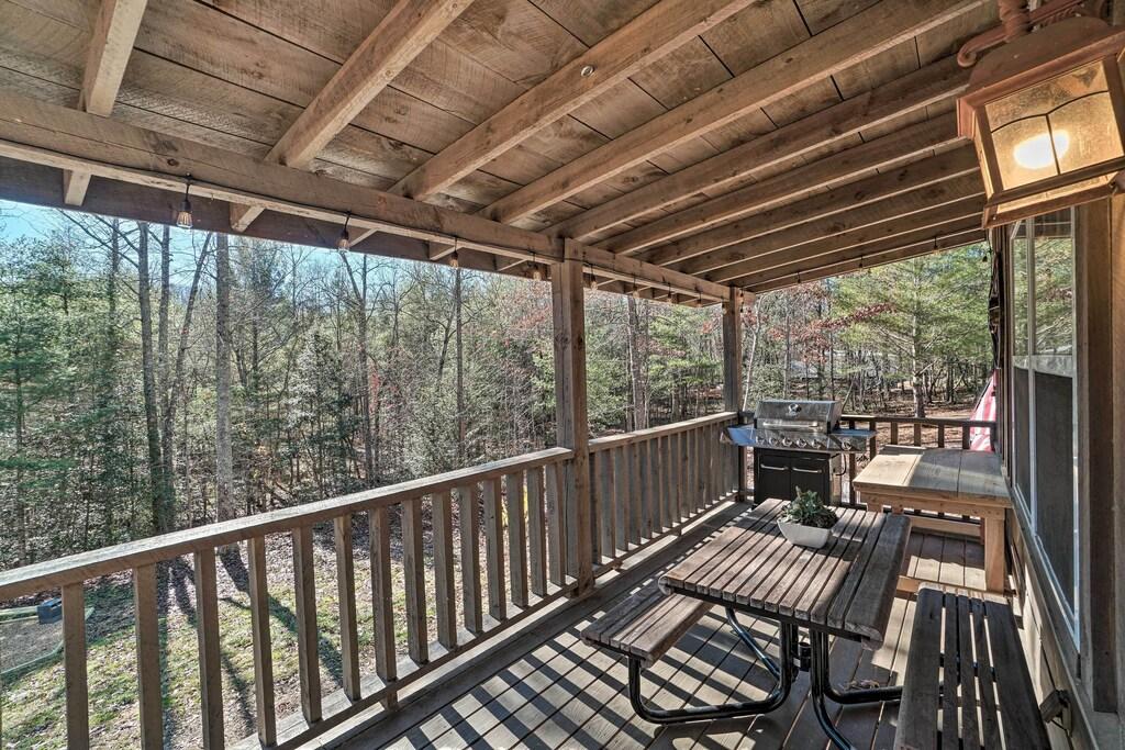 Cozy Blairsville Cabin Near Nottely Lake Pet Policy