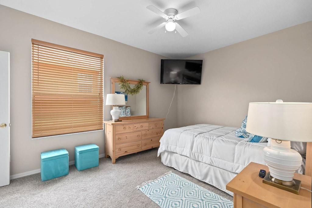 5/3 Davenport House with Pool & Game Room Pet Policy