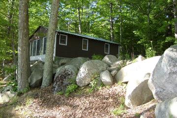 Bunganut Lake Camping Area Pet Policy