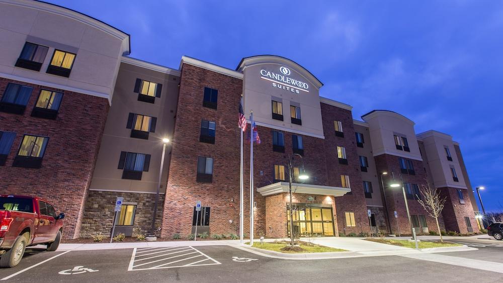 Pet Friendly Candlewood Suites  Overland Park - W 135th St an IHG Hotel