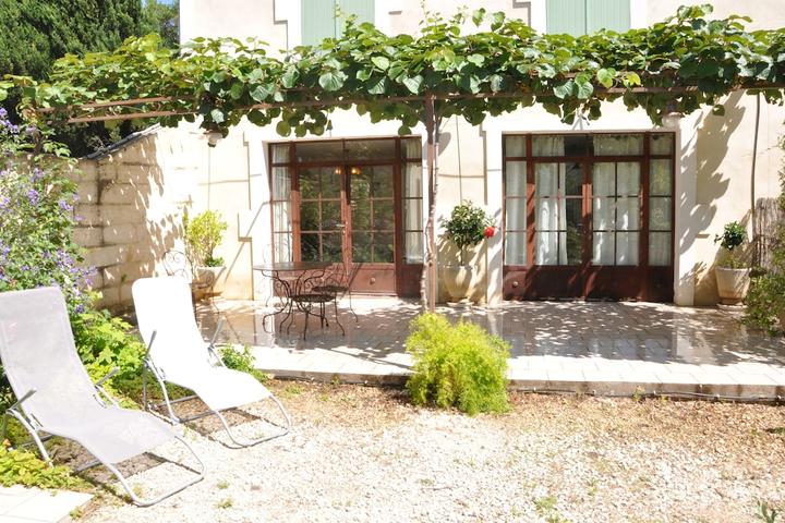 Pet Friendly Cottage in the Triangle Arles Nîmes Avignon