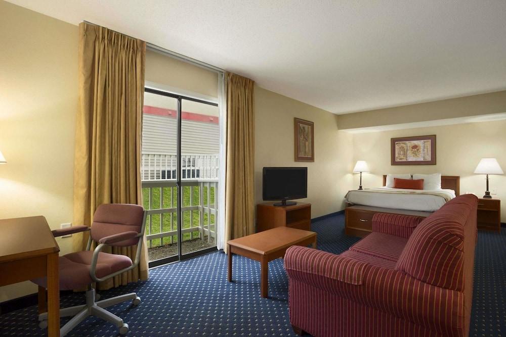 Pet Friendly Affordable Suites of America Grand Rapids