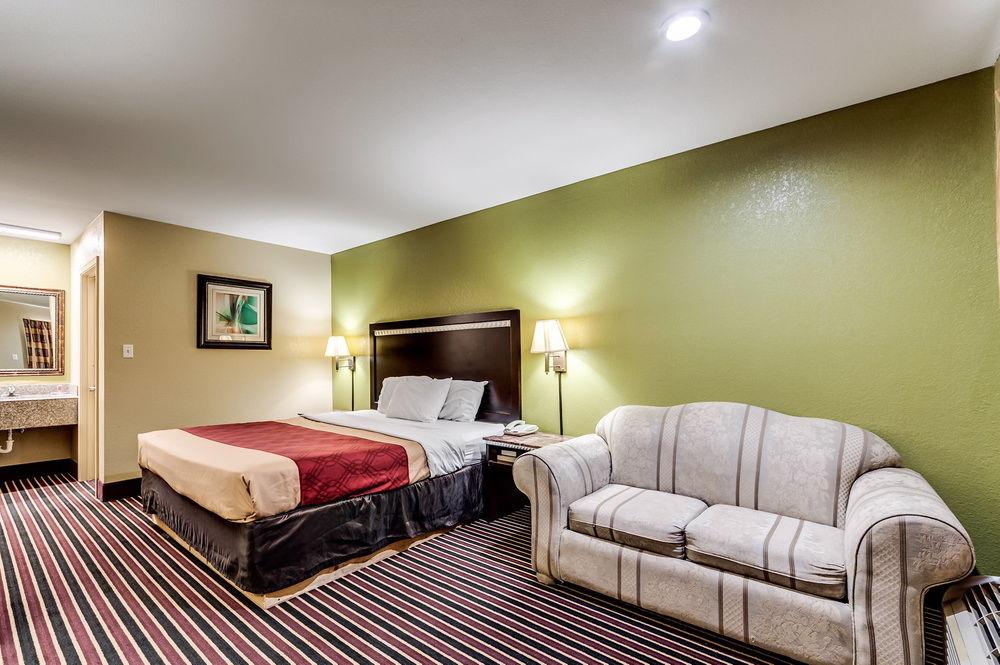 Econo Lodge Lake Charles Pet Policy