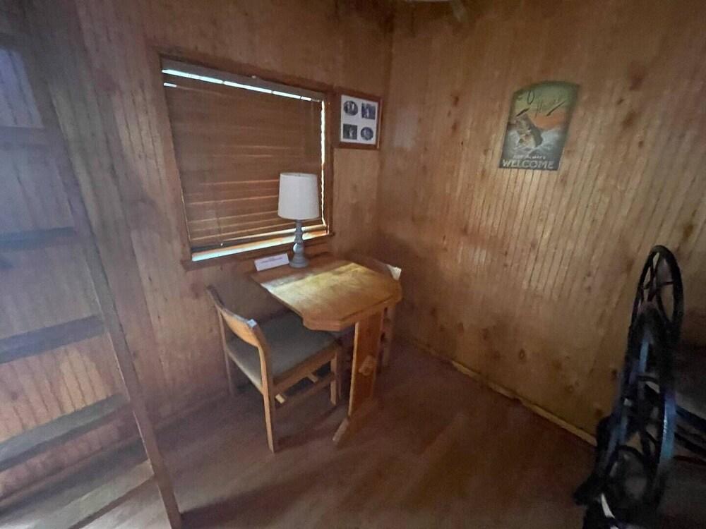 Pet Friendly Cabin 14 at Tranquility Bay