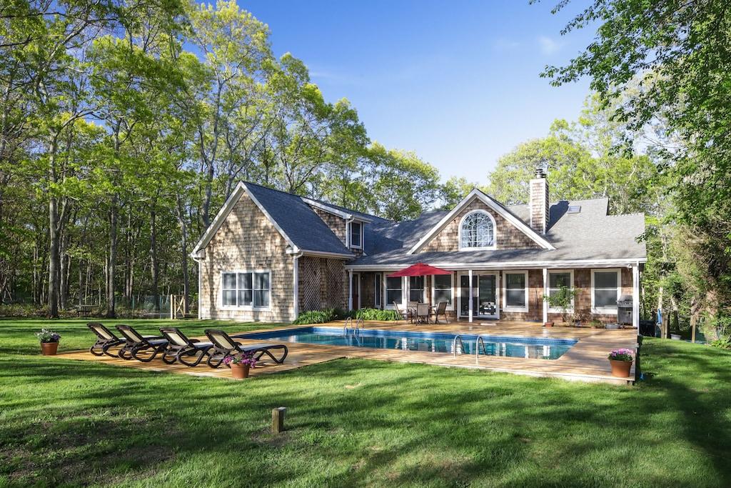 Amazing Hampton's Styled Getaway Pet Policy