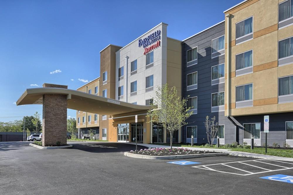 Pet Friendly Fairfield Inn & Suites by Marriott Philadelphia Horsham
