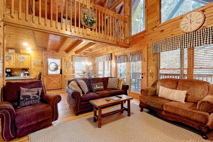 Pet Friendly Dog-Friendly Cabin with Hot Tub