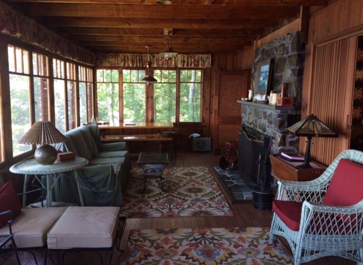Pet Friendly Classic Lakefront Maine Camp/Cottage