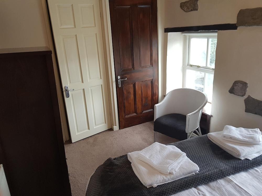 Pet Friendly Cosy Cottage in the Centre of Haverfordwest