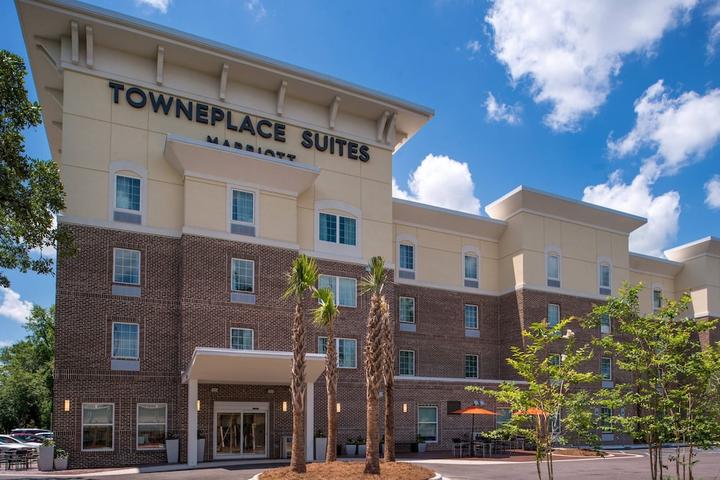 Pet Friendly TownePlace Suites by Marriott Charleston West Ashley