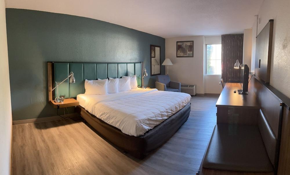 Wingate by Wyndham Marietta Conference Center Pet Policy