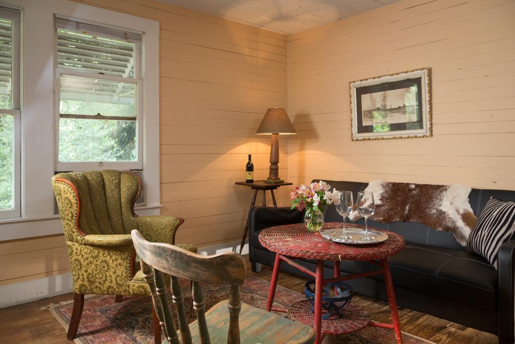Pet Friendly Hotels In Cat Spring Tx Bringfido
