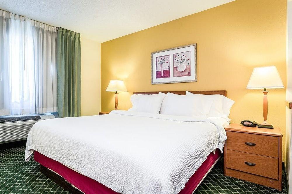 AmericInn by Wyndham Davenport Pet Policy