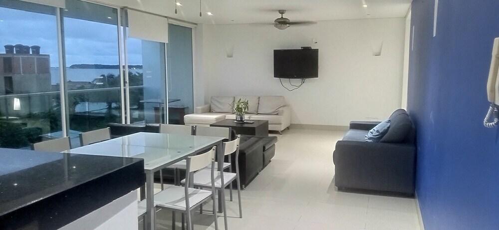 Pet Friendly Apartamento de Lujo Playa Azul Cartagena 200m²