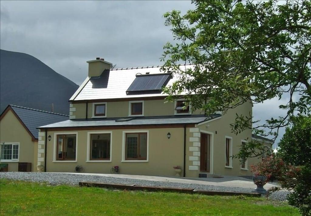 Pet Friendly Ring of Kerry Holiday Home with Views