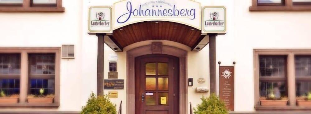 Pet Friendly Posthotel Restaurant Johannesberg