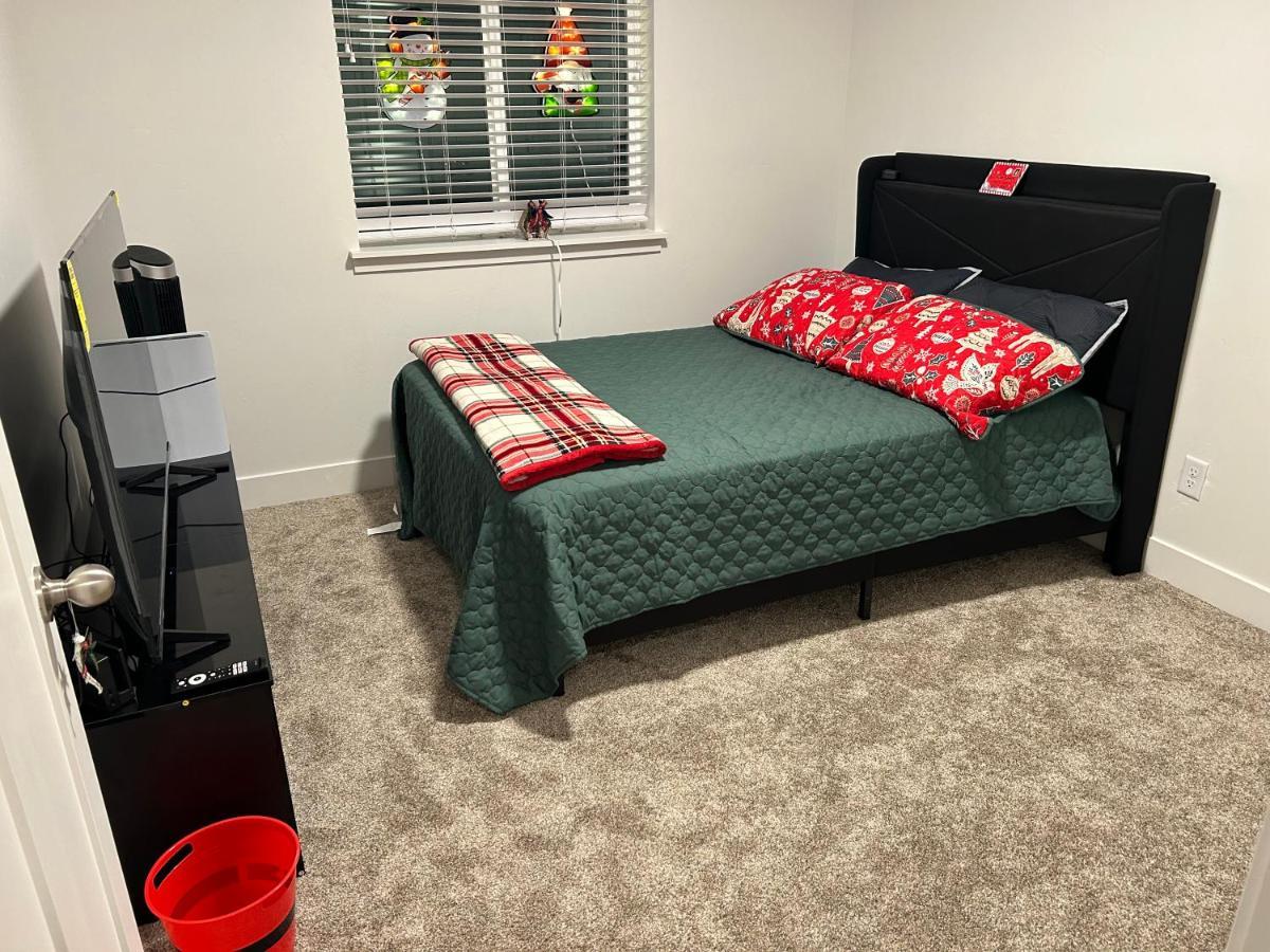 Pet Friendly Room in Eagle Mountain