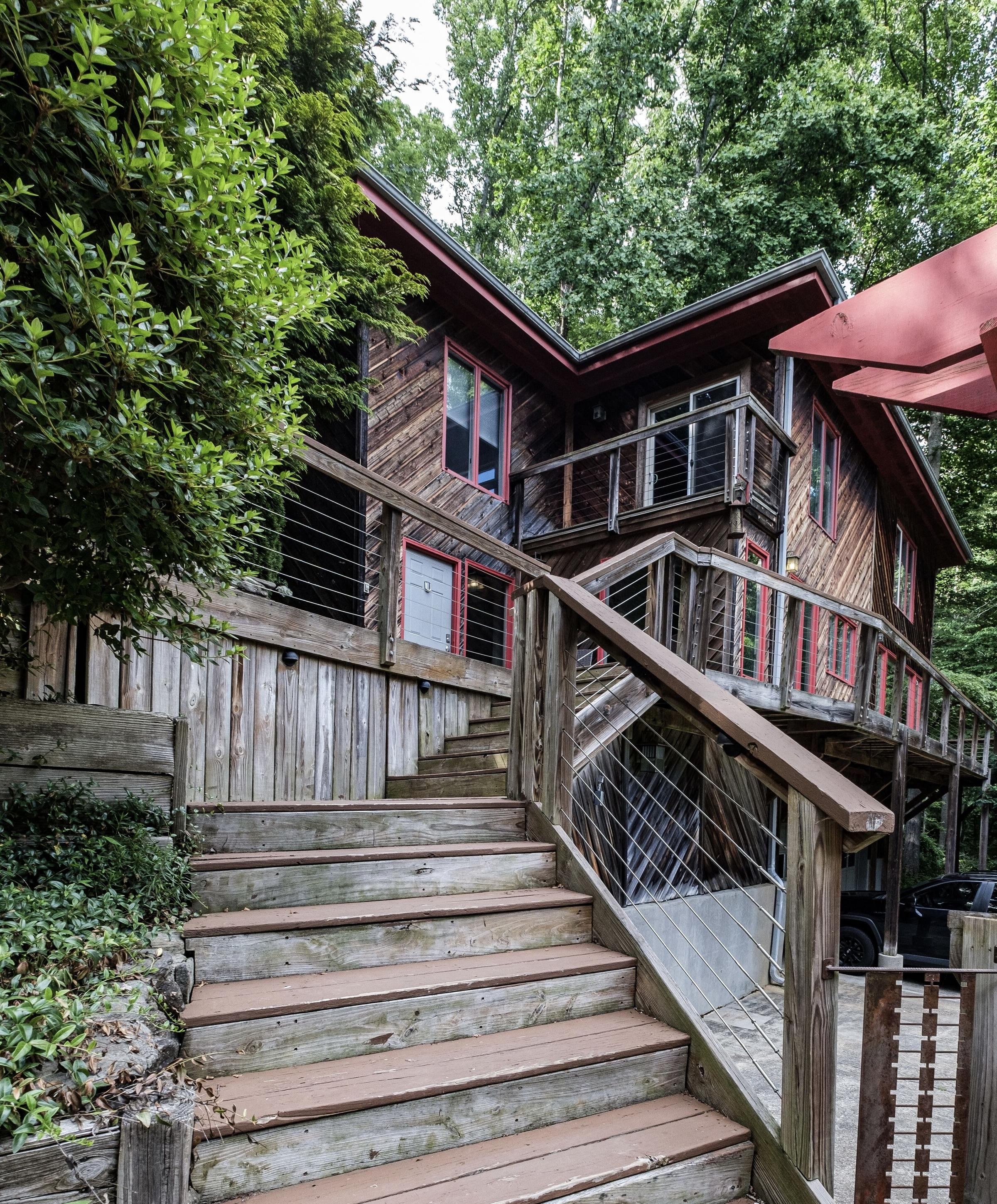 Pet Friendly Private Wooded Paradise