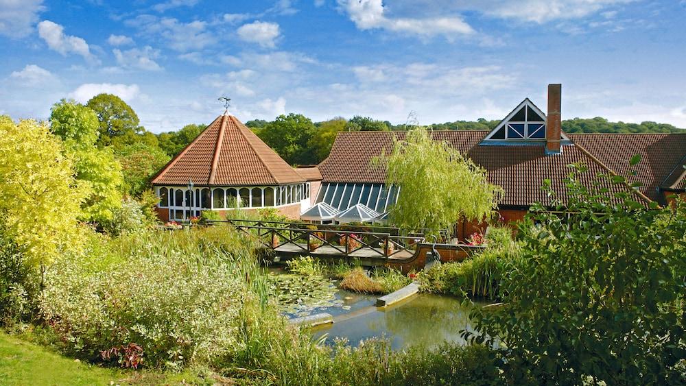 Pet Friendly Donnington Valley Hotel and Spa