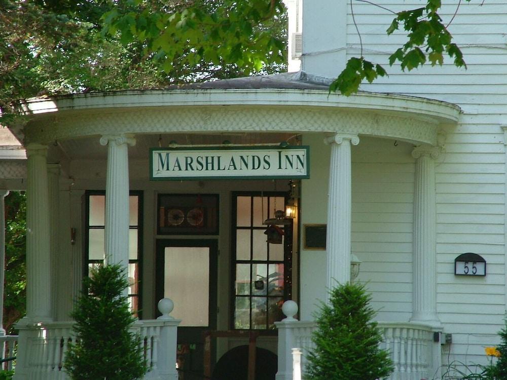Pet Friendly Marshlands Inn