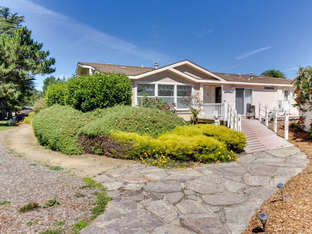 Mendocino Dunes Sandrahla Pet Policy