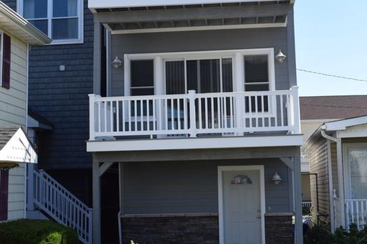 Pet Friendly Waterview Cottage- Steps Away from the Beach