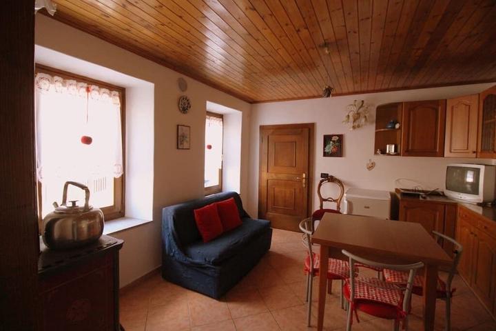 Pet Friendly Cozy Apartment in the Dolomites