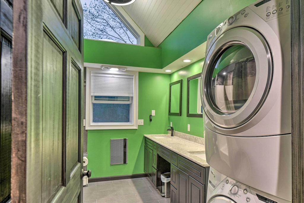 Waterfront Ashland Home Near Downtown Pet Policy