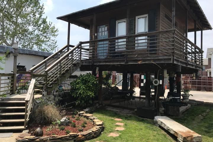 Pet Friendly Vacation Rentals in New South Memphis, TN - Bring Fido