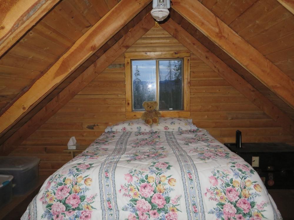 Pet Friendly Bluebird Cabin