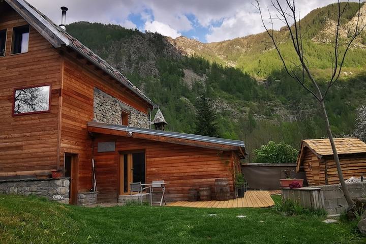 Pet Friendly Charming House in the Mountains