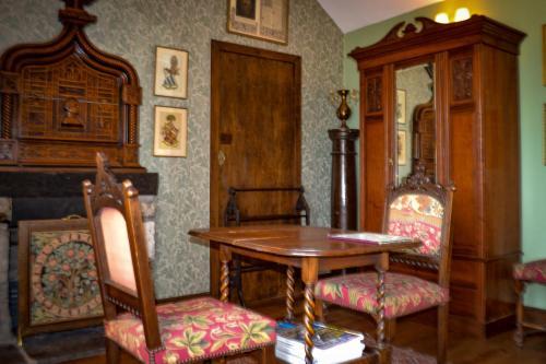 Pet Friendly The Lady Maxwell Room at Buittle Castle