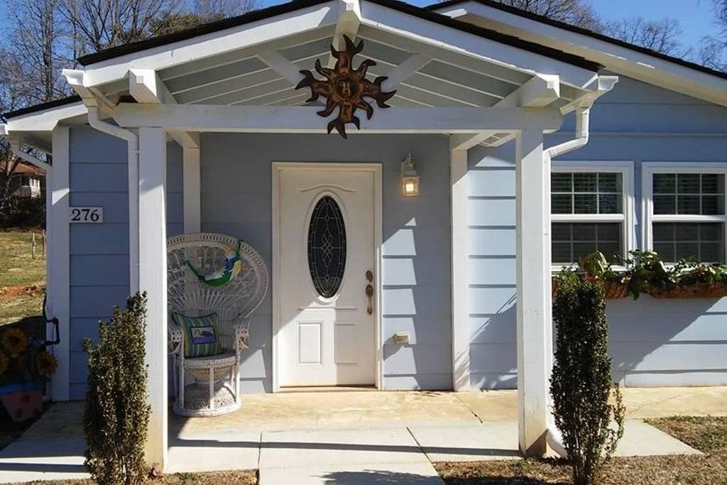 Landrum Airbnb Rentals Pet Policy