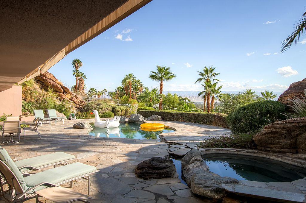 Palm Springs Home with Private Pool Pet Policy
