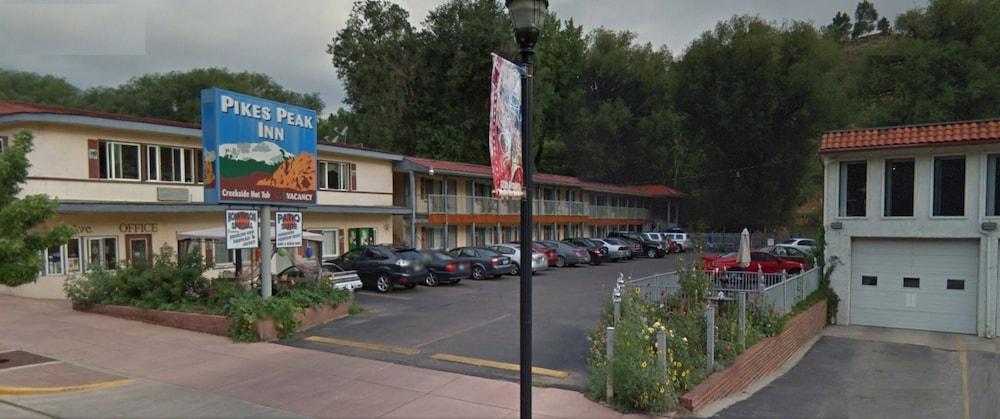 Pet Friendly Pikes Peak Inn