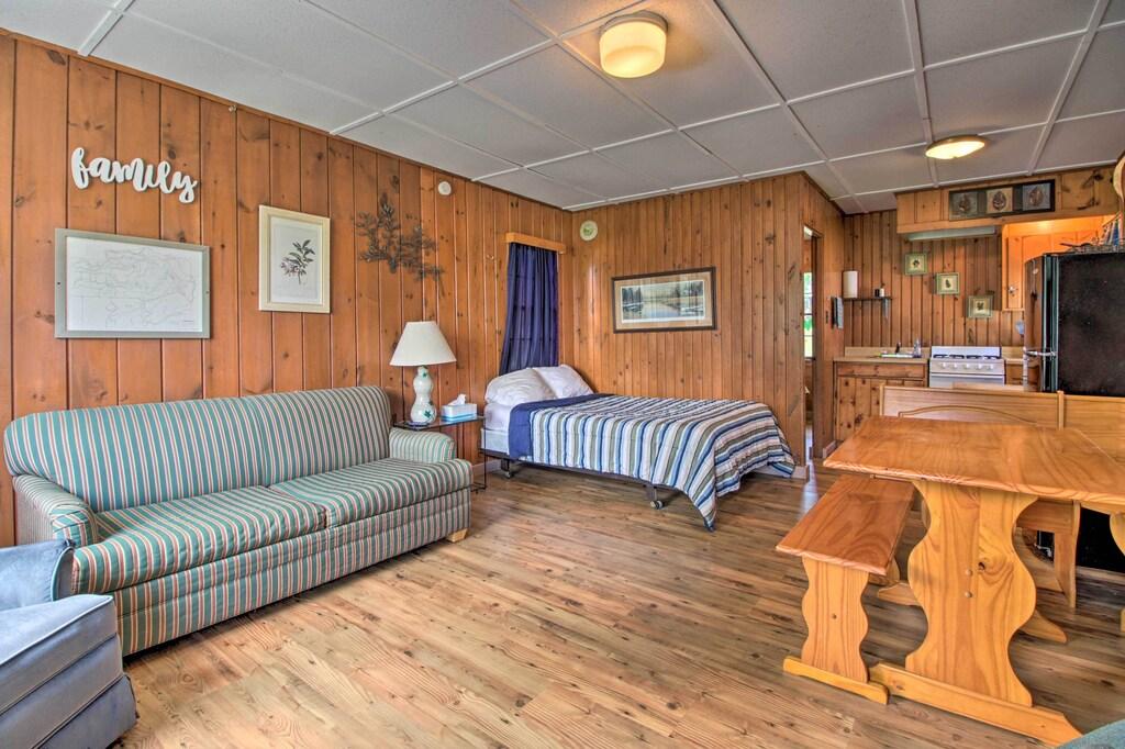Pet Friendly Leisure Lake Retreat with Boat Rentals & Fishing