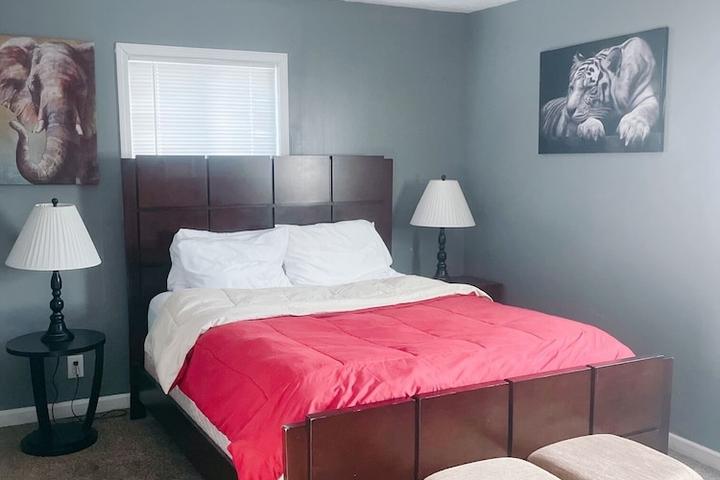 Pet Friendly Cozy Home Near the Indianapolis Motor Speedway