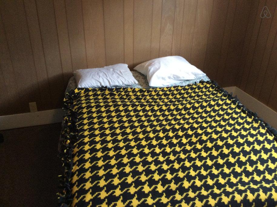 Atchison Airbnb Rentals Pet Policy