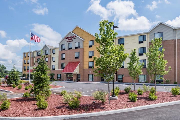Pet Friendly TownePlace Suites by Marriott New Hartford