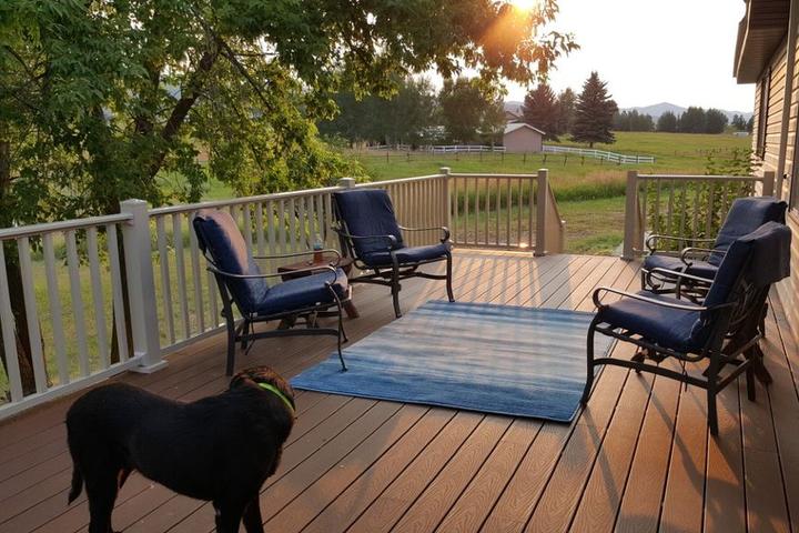 Pet Friendly 4/3 House with Outdoor Space