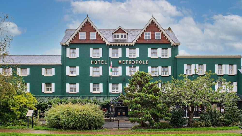 Pet Friendly Metropole Hotel and Spa